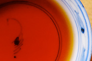易昌號易武七子餅茶 篆体版精品 写真:プーアル茶のお茶の色