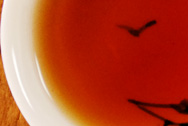 プーアル熟磚茶7581 写真:プーアル茶のお茶の色