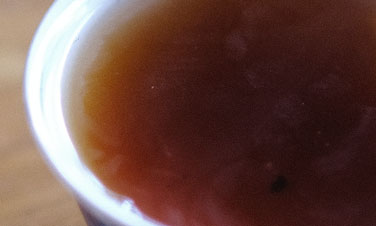 易昌號易武七子餅茶  珍品 写真:プーアル茶のお茶の色
