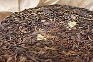 茗間時易昌號野生古樹茶倚邦 写真:プーアール茶の茶葉
