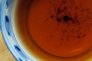 茗間時易昌號野生古樹茶金竹 写真:プーアル茶のお茶の色
