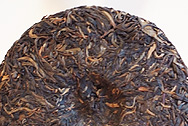 易昌號紫芽圓茶珍品 写真:プーアール茶の茶葉裏面