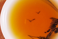 抱拙紅鉄 写真:プーアル茶のお茶の色