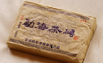 孟海茶磚651プーアル茶写真