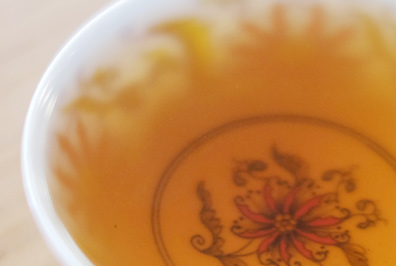 野生雲霧圓茶 写真:プーアル茶のお茶の色