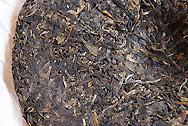 昌泰號老陳的茶班章 写真:プーアール茶の茶葉裏面