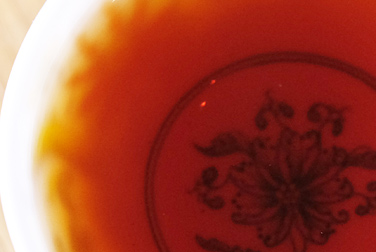 雲南孟庫小餅茶 写真:プーアル茶のお茶の色