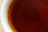 金大益 写真:プーアル茶のお茶の色