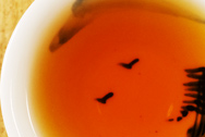 熊猫沱茶紅帯 写真:プーアル茶のお茶の色