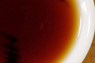 老茶頭 写真:プーアル茶のお茶の色
