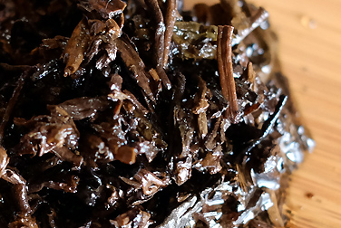大益磚茶 大益牌7562 写真:プーアル茶葉底