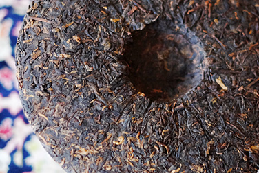 Dayi classic 7572 photo:Back of tea leaf
