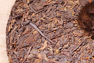 六大韻境 写真:プーアール茶の茶葉裏面