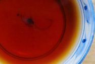 雲南の月 写真:プーアル茶のお茶の色