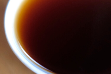 俊昌號 写真:プーアル茶のお茶の色