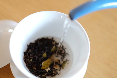 下関青小柑普 写真:プーアール茶の茶葉裏面