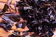 蔵茶 金尖芽細特級 写真:プーアル茶葉底
